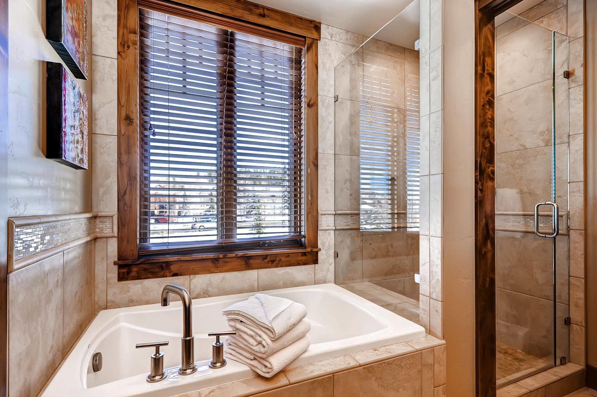 Water House On Main Street Apartment เบรกเคนริดจ์ ภายนอก รูปภาพ
