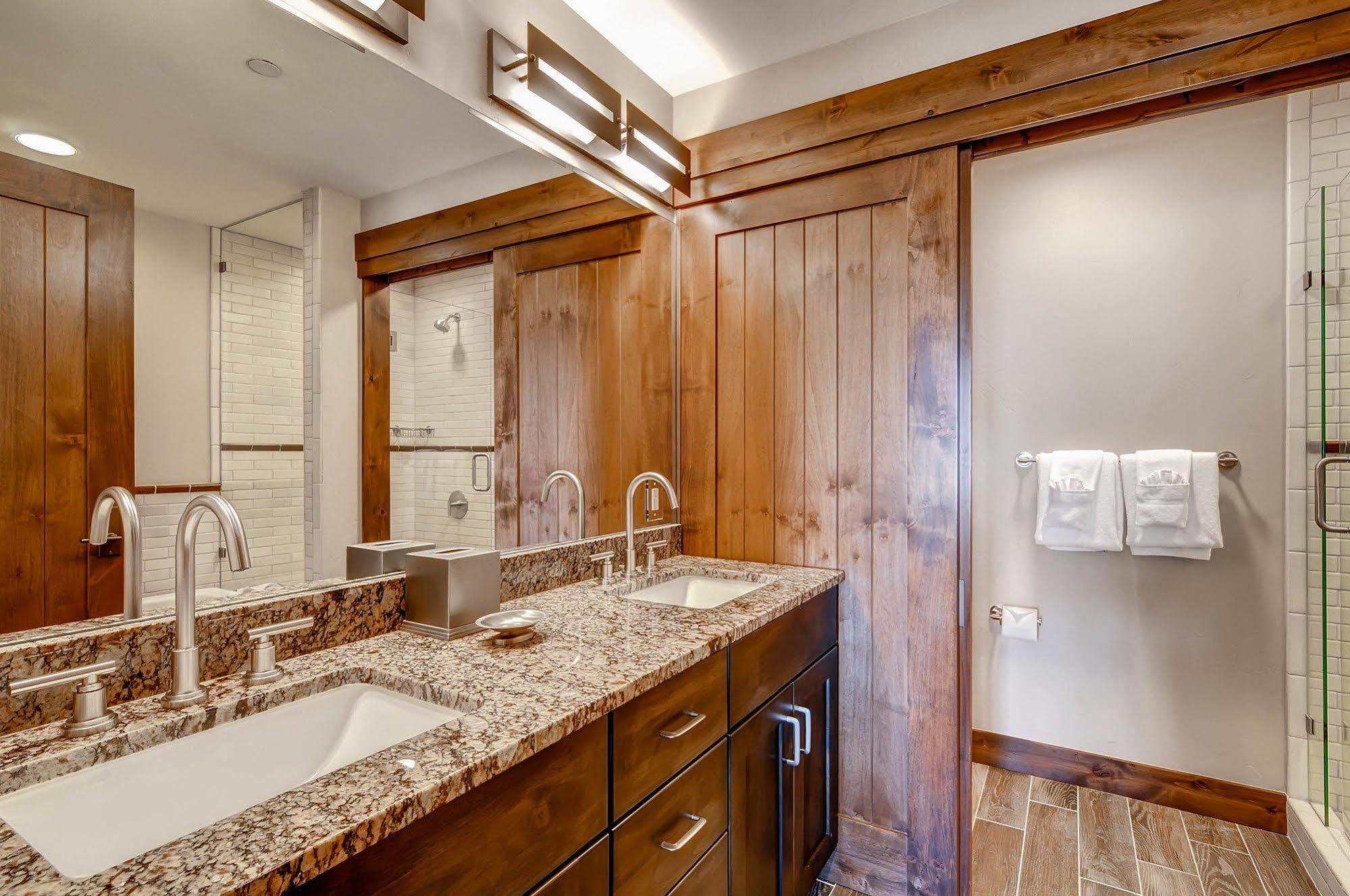Water House On Main Street Apartment เบรกเคนริดจ์ ภายนอก รูปภาพ
